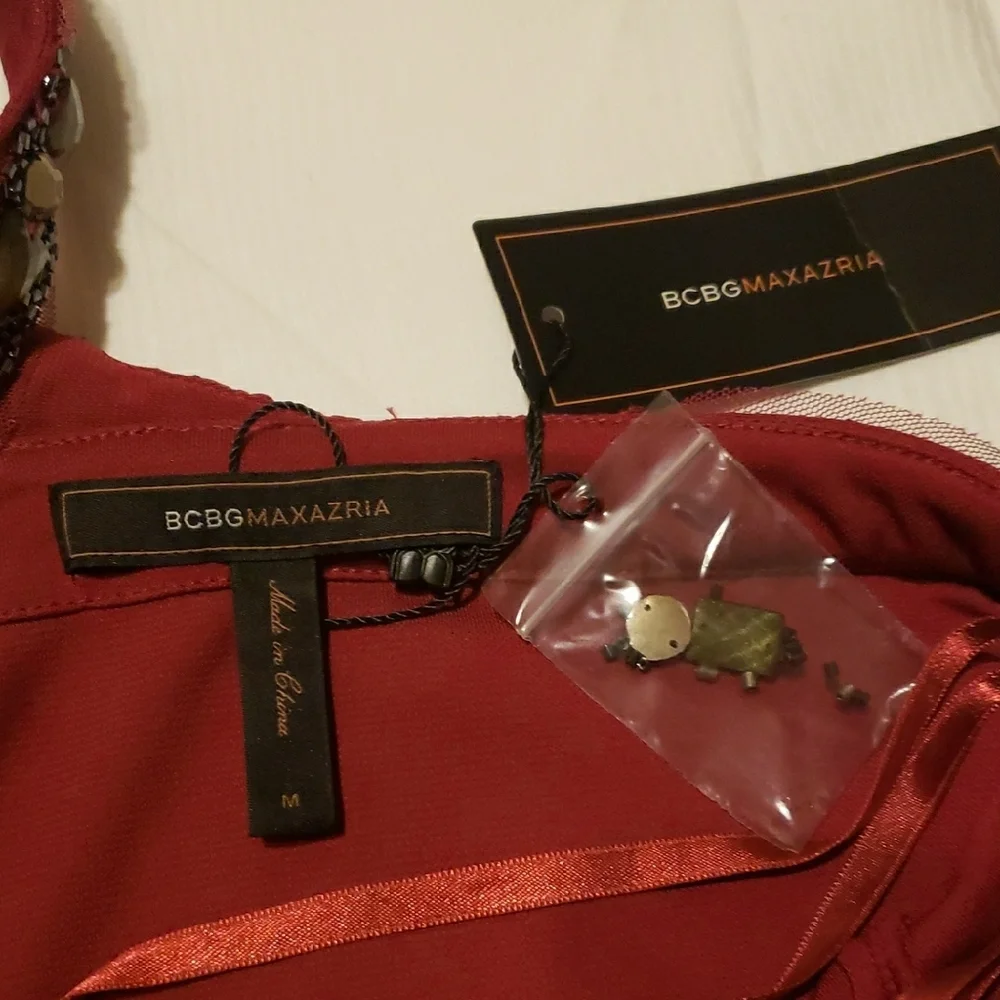 BCBGMAXAZRIA Elegant Red One-Shoulder Top - Picture 5 of 8